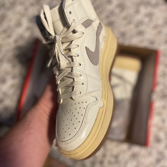 Jordan 1 High Elevate - Picture 4 of 5